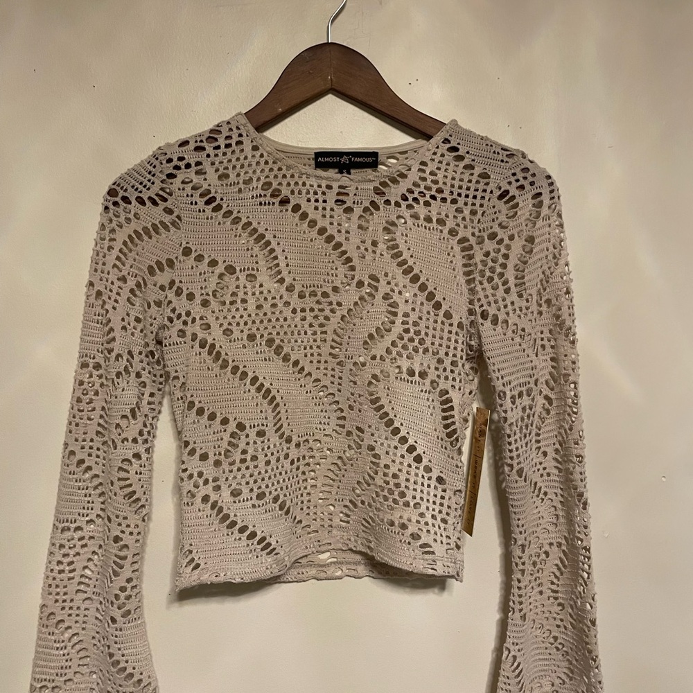 Almost Famous Cream Cropped Fitted Blouse
